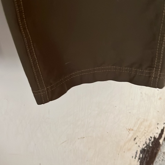 These are Columbia Omni Shield pants. Olive green size 34x30 - Picture 2 of 7